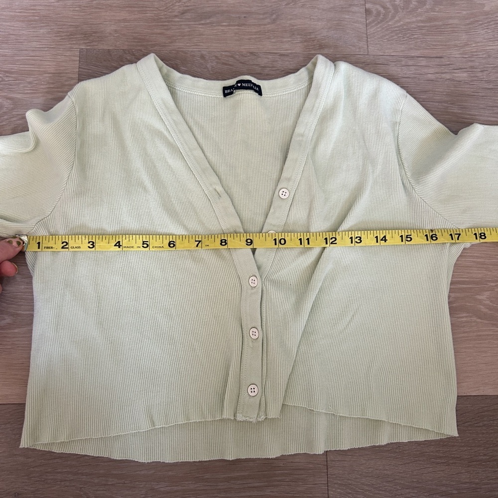 Brandy Melville Light Green Cropped Cardigan - Picture 2 of 5